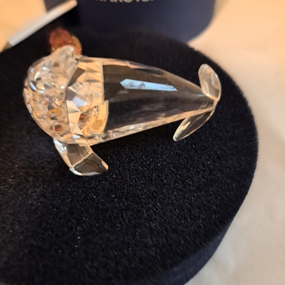 Excellent Swarovski Seal balancing balls in original box and COA - Picture 4 of 5